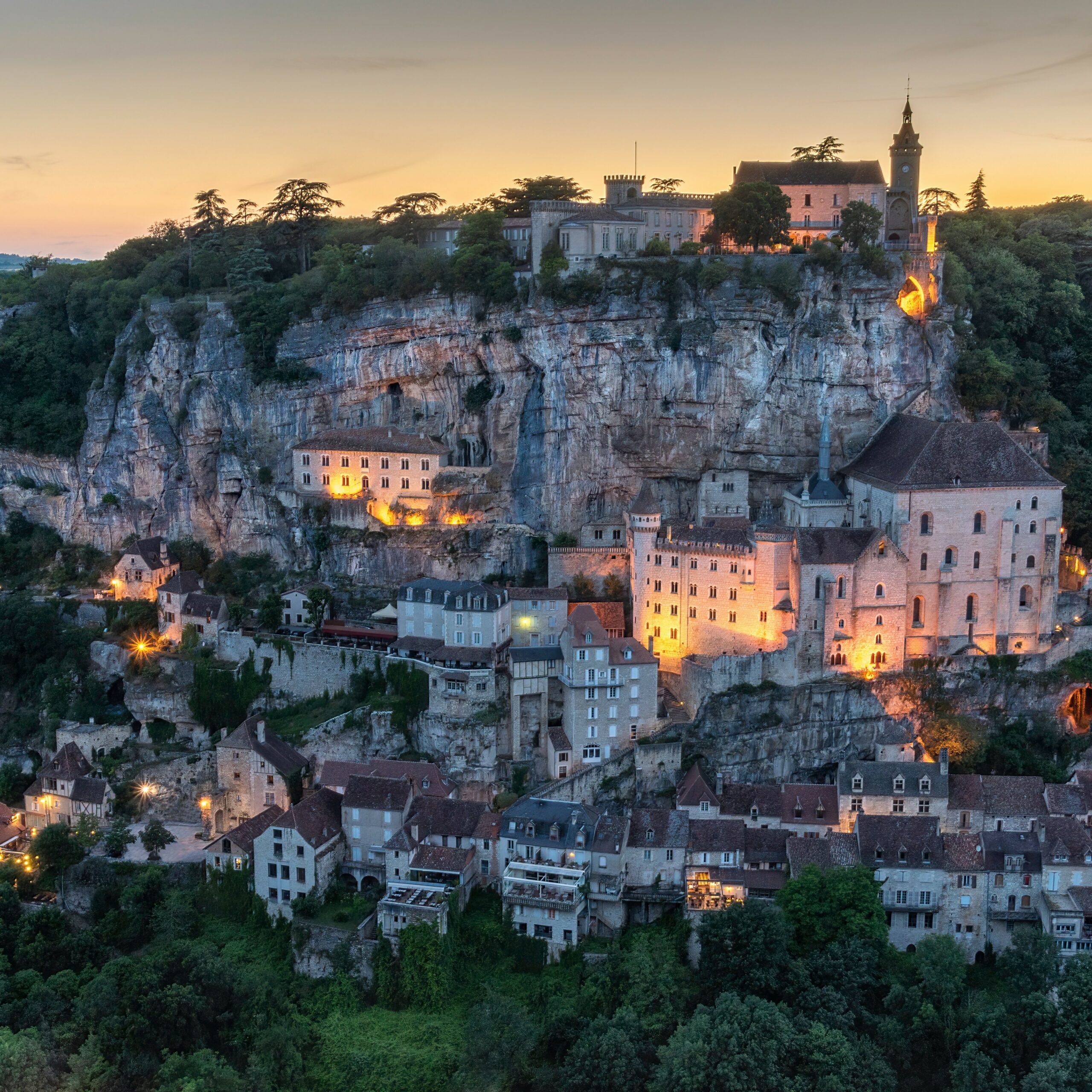 Chabé Toulouse: explore Occitanie with a private chauffeur